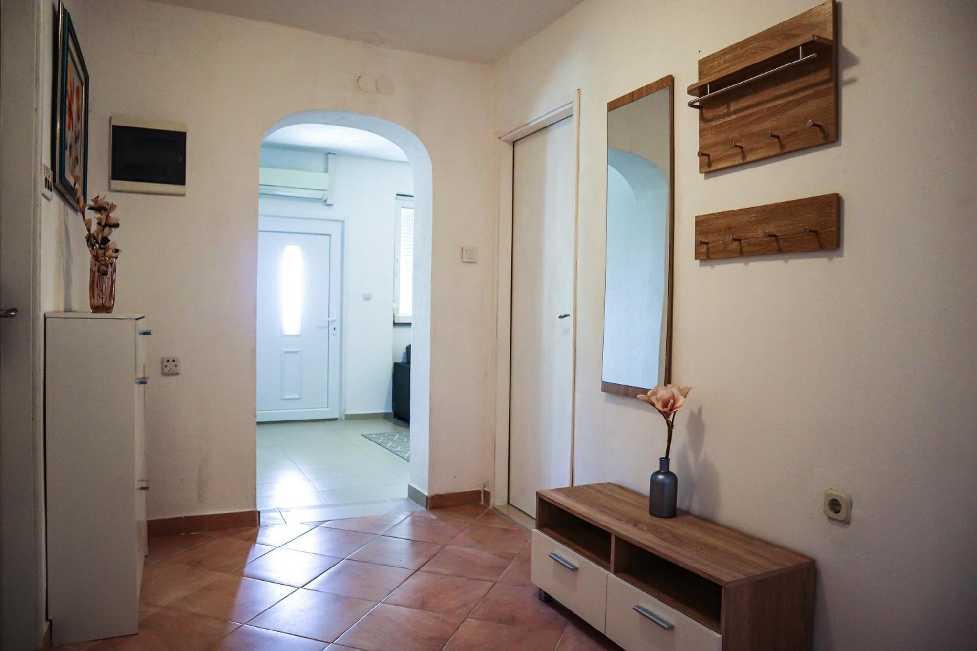 Holiday Home Ante With Beautiful Private Garden Nadin Exterior photo
